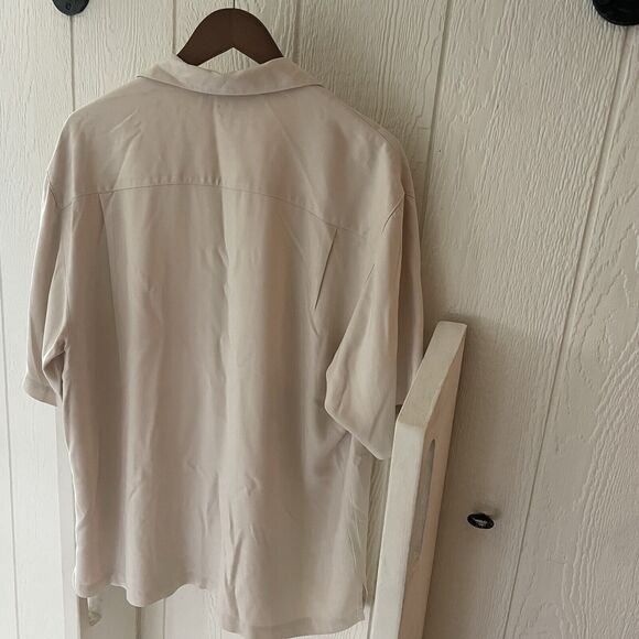 Tommy Bahama Men’s Cream 100% Silk Short Sleeve Button Down Shirt - Picture 5 of 6
